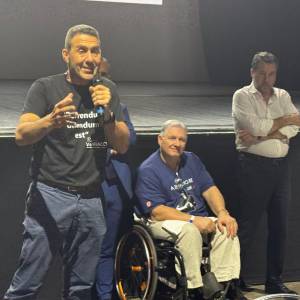 b798ac83-200f-441b-9a3a-e2a37e201d62