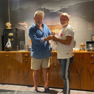 f5cbe43e-0c04-4088-9329-80bd9bc41e17