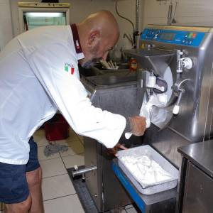 ad074db3-3944-463d-b653-8bbbb6993ceb