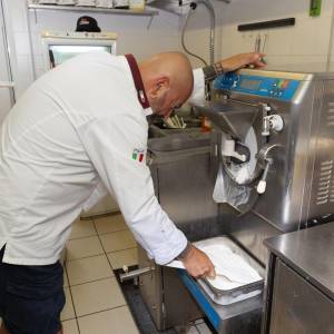 c59fb48f-5054-4a45-b2bb-a180147d1bc7