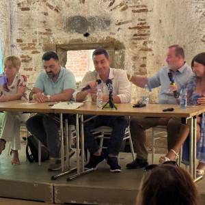 75d9a02c-632e-4e62-8aff-2b4c3524b62f