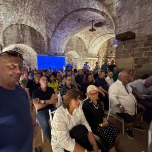 ecc64d4e-9114-4841-a110-9852bbc7589c