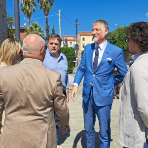 Giuli_arrivo_Mitoraj