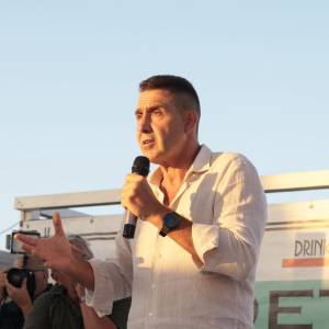 009bc72f-5eab-452a-a02d-812bff4eb136