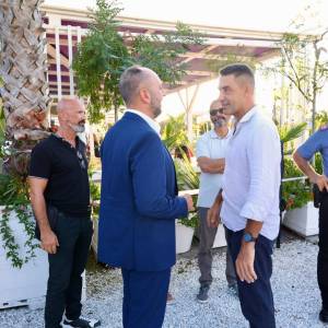 b3900453-db62-458b-9767-e69b75d39c67