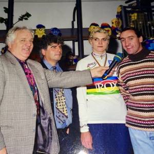 3. Fanelli con Brunello Fanini celebrano la vittoria della bielorussa Starushkaya di cui era d.s. nel team Michela Fanini