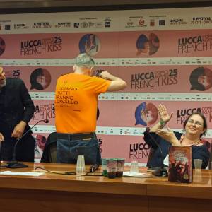 d1a2cc7f-816f-424e-8efa-2ff9899b5e32