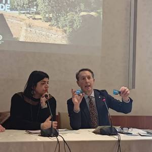 f5cd82f6-46bd-4db6-8868-943567210c1f