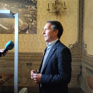 451b3aa7-c1d6-4ab7-8b91-2a4ae531c86c