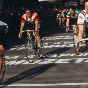 gavazzi vince la sanremo davanti a saronni