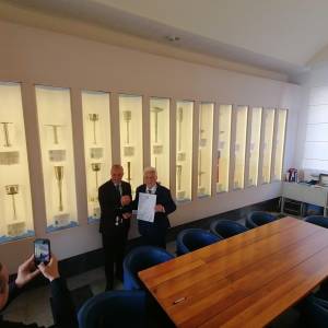 6fac4961-700c-4ee0-bd75-2d825f233efd