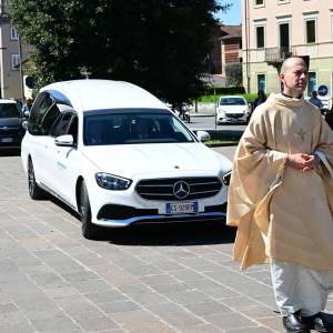 167c1360-f63c-4de4-98a2-c521e772ed3e